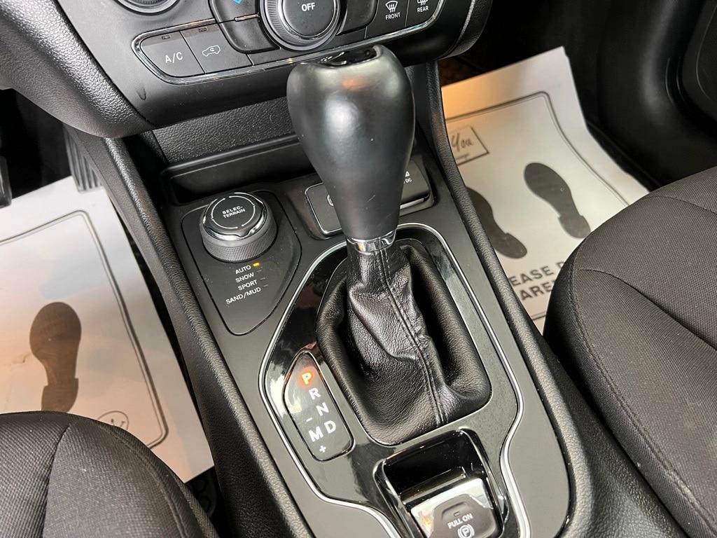 used 2020 Jeep Cherokee car, priced at $19,550