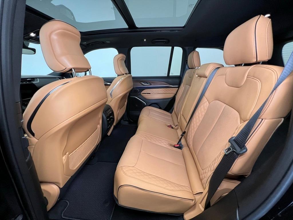 new 2025 Jeep Grand Cherokee car, priced at $63,675