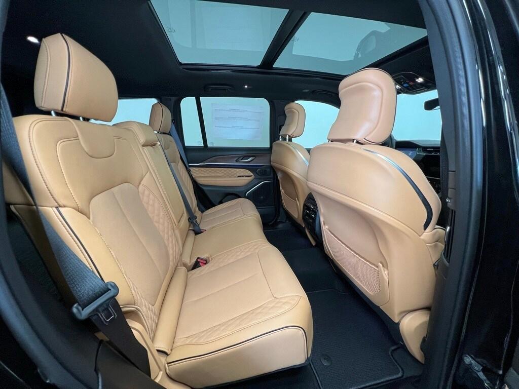 new 2025 Jeep Grand Cherokee car, priced at $63,675