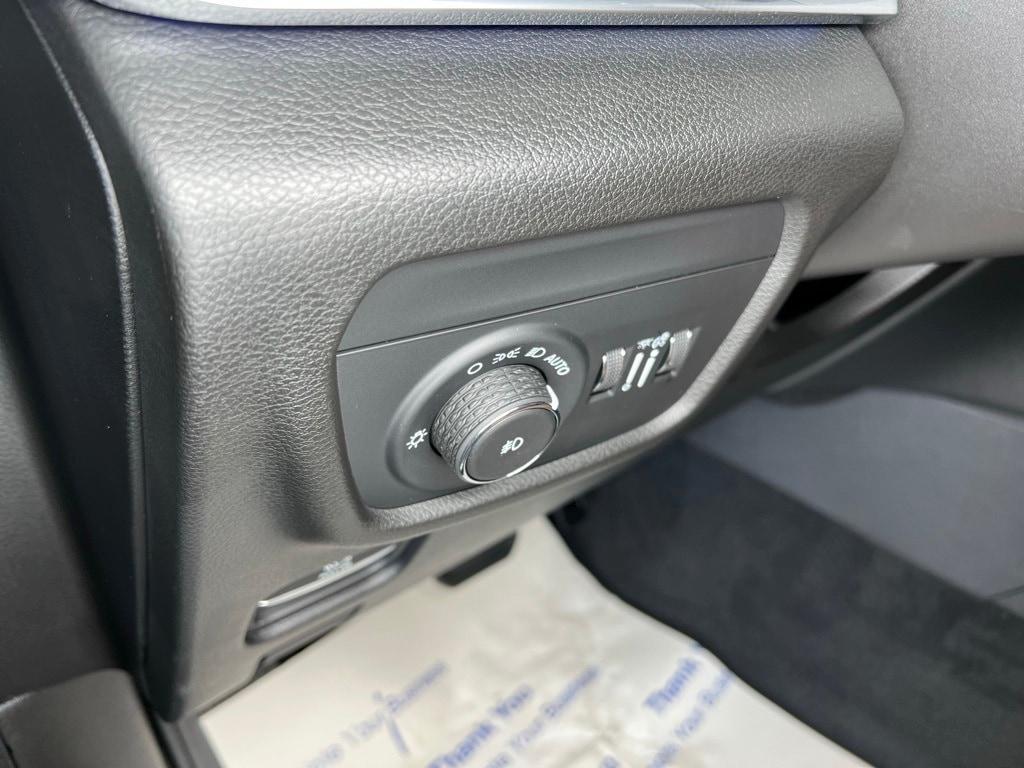 new 2025 Jeep Grand Cherokee car, priced at $63,675