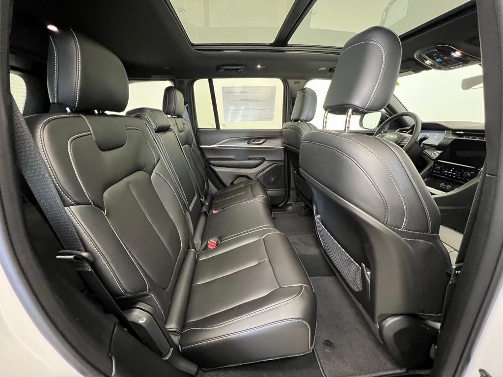 new 2025 Jeep Grand Cherokee car, priced at $42,408