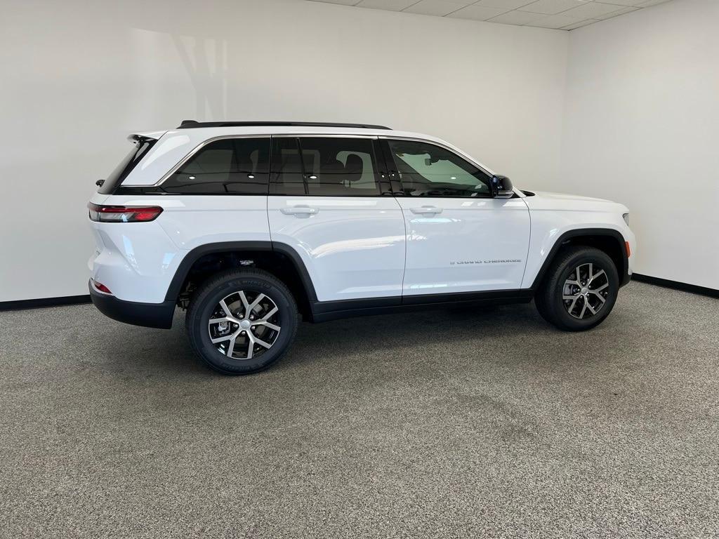new 2025 Jeep Grand Cherokee car, priced at $42,408