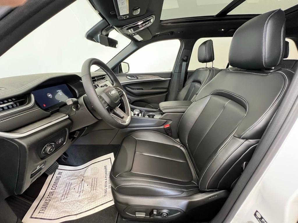 new 2025 Jeep Grand Cherokee car, priced at $42,408