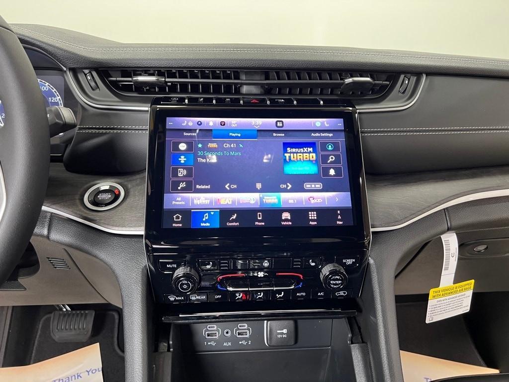 new 2025 Jeep Grand Cherokee car, priced at $41,681