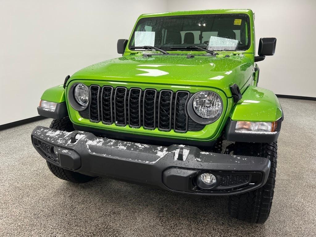 new 2025 Jeep Gladiator car, priced at $42,385