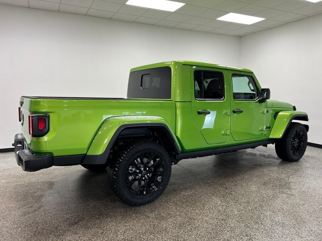 new 2025 Jeep Gladiator car, priced at $42,385