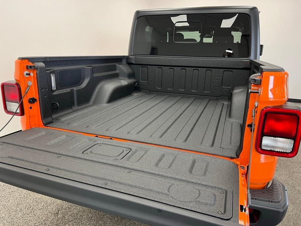new 2025 Jeep Gladiator car, priced at $45,134