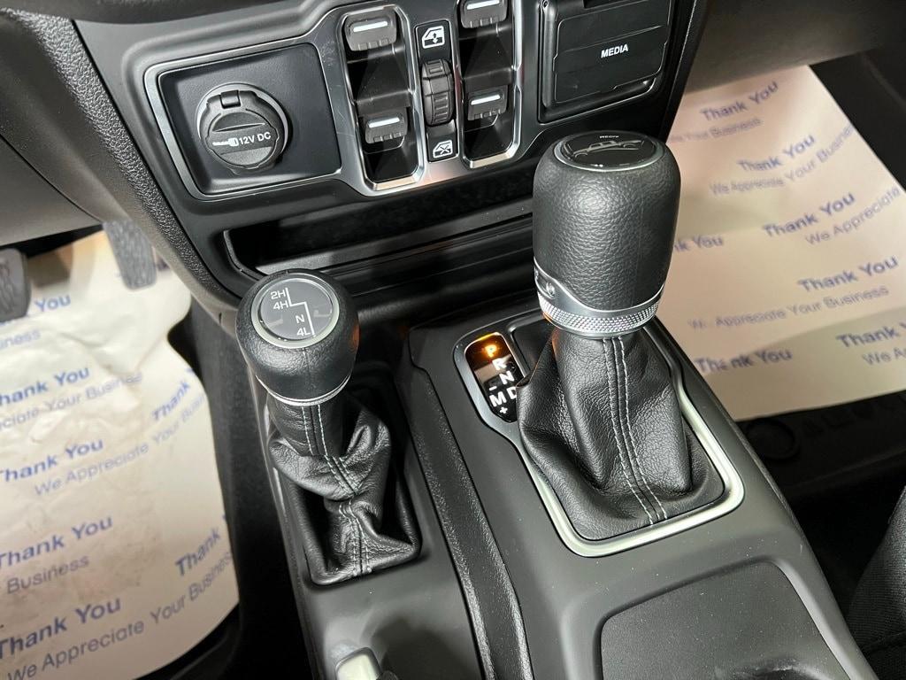 new 2025 Jeep Gladiator car, priced at $45,134