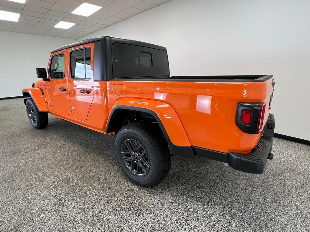 new 2025 Jeep Gladiator car, priced at $45,134