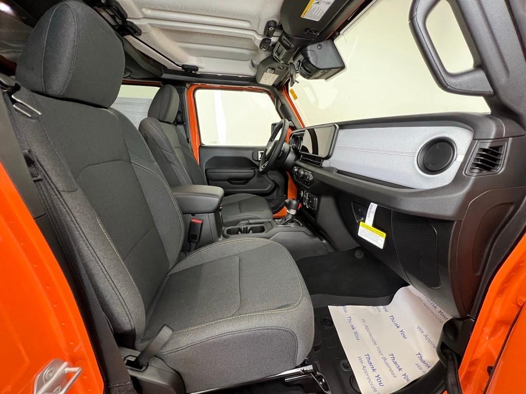 new 2025 Jeep Gladiator car, priced at $45,134