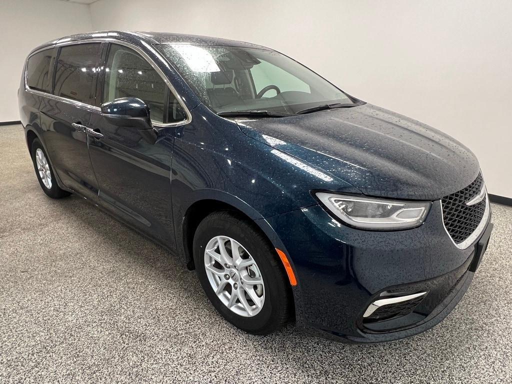 used 2023 Chrysler Pacifica car, priced at $26,400