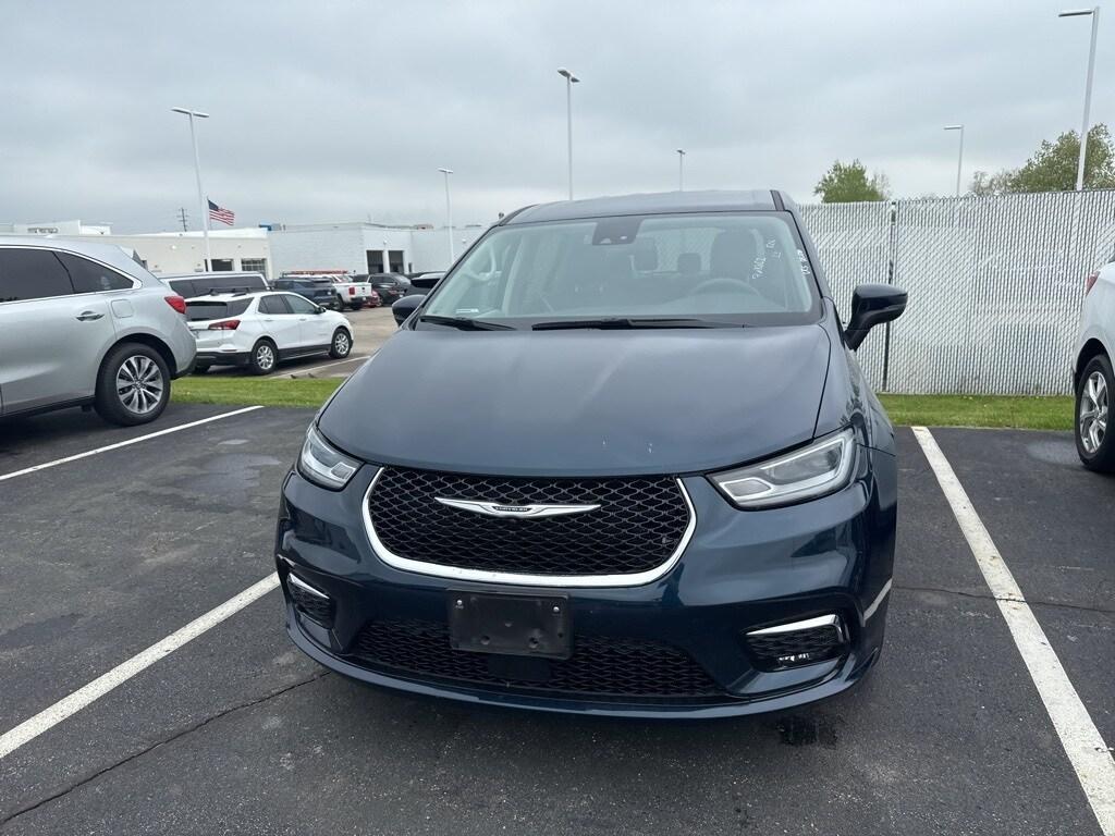 used 2023 Chrysler Pacifica car, priced at $26,400