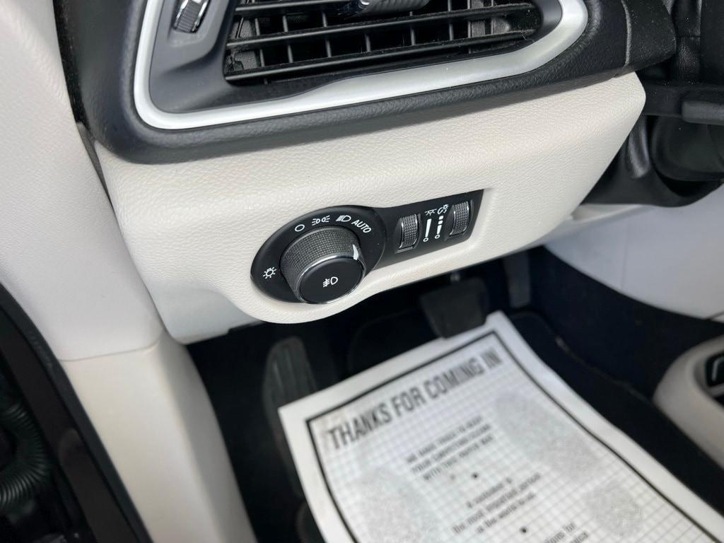 used 2018 Chrysler Pacifica car, priced at $14,900