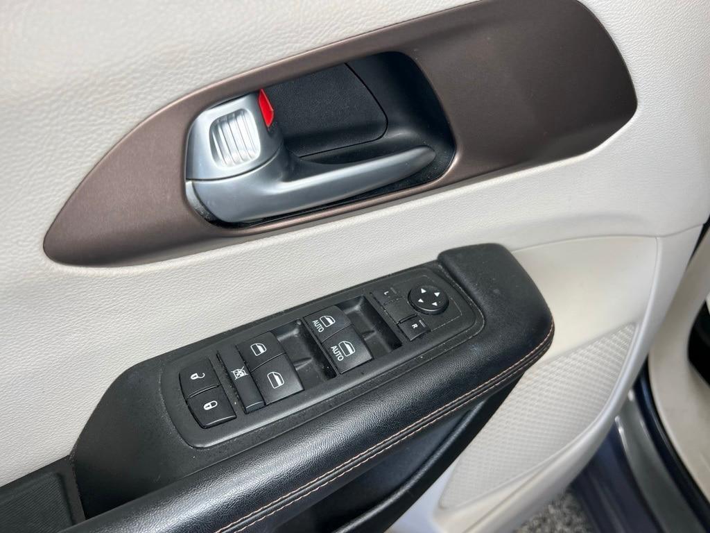 used 2018 Chrysler Pacifica car, priced at $14,900