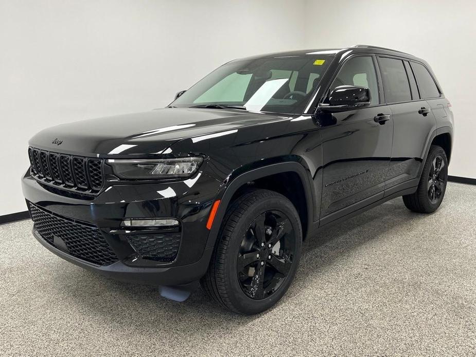 new 2024 Jeep Grand Cherokee car, priced at $45,271