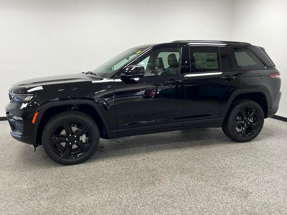 new 2024 Jeep Grand Cherokee car, priced at $45,271