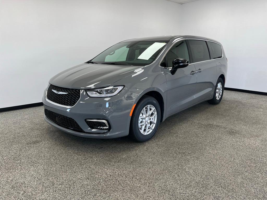 new 2025 Chrysler Pacifica car, priced at $40,719