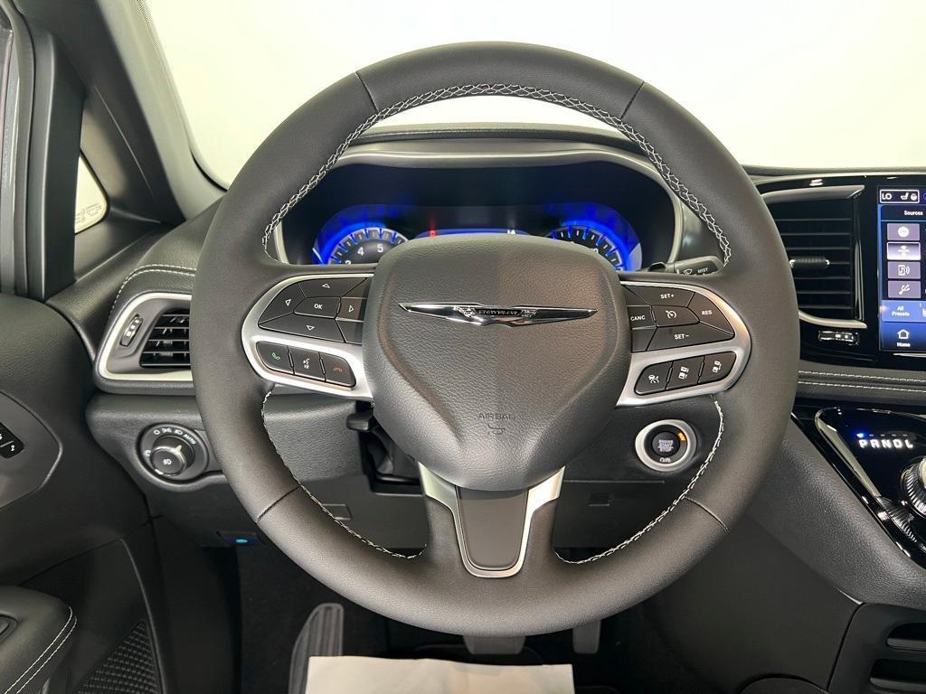 new 2025 Chrysler Pacifica car, priced at $40,719