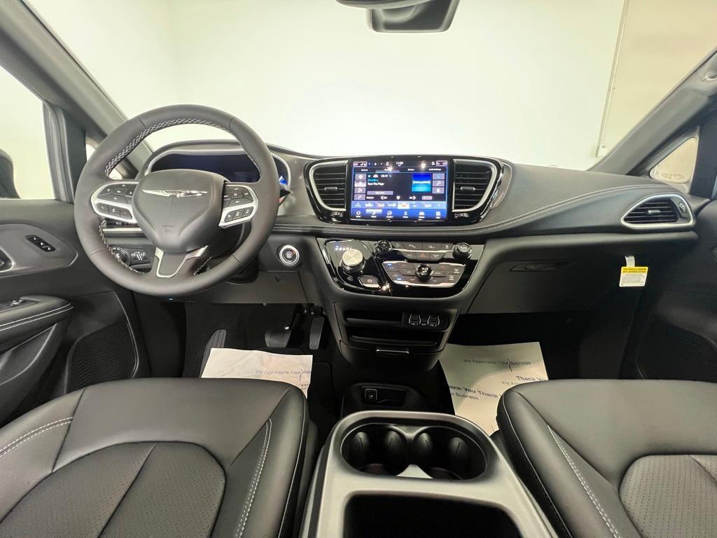 new 2025 Chrysler Pacifica car, priced at $40,719