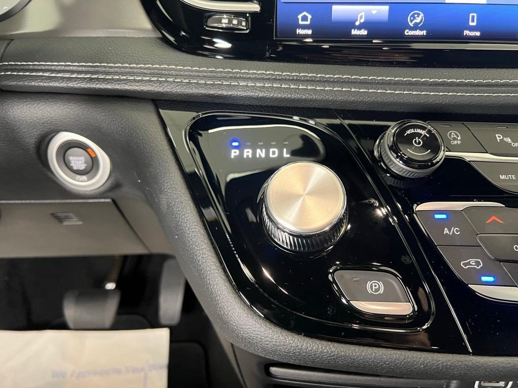 new 2025 Chrysler Pacifica car, priced at $40,719