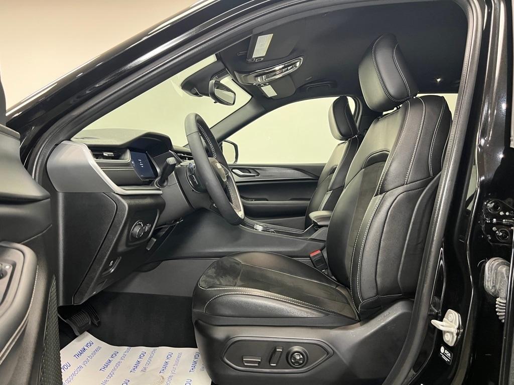 used 2024 Jeep Grand Cherokee car, priced at $38,400