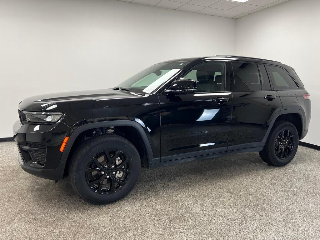 used 2024 Jeep Grand Cherokee car, priced at $38,400