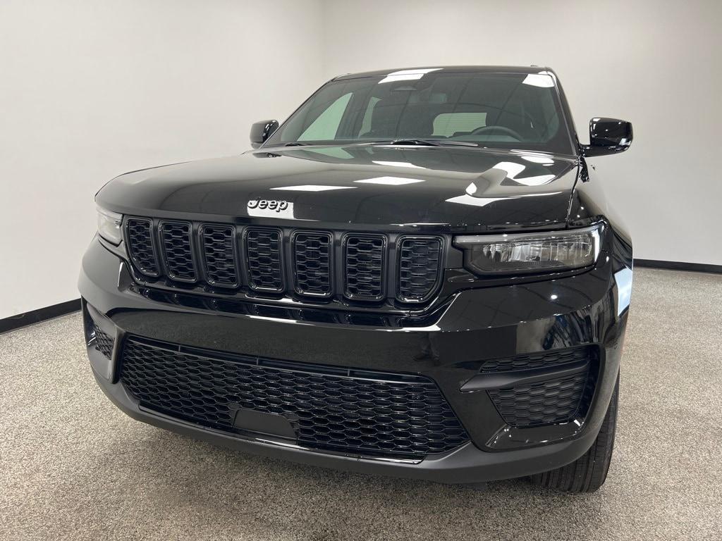 used 2024 Jeep Grand Cherokee car, priced at $38,400