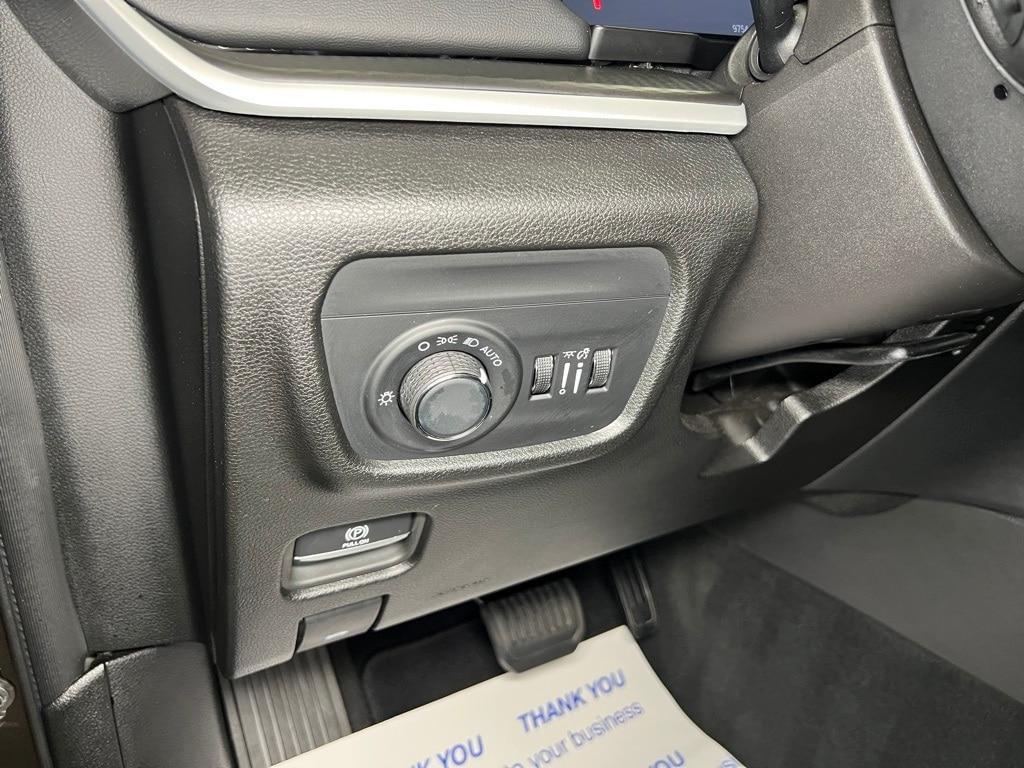 used 2024 Jeep Grand Cherokee car, priced at $38,400