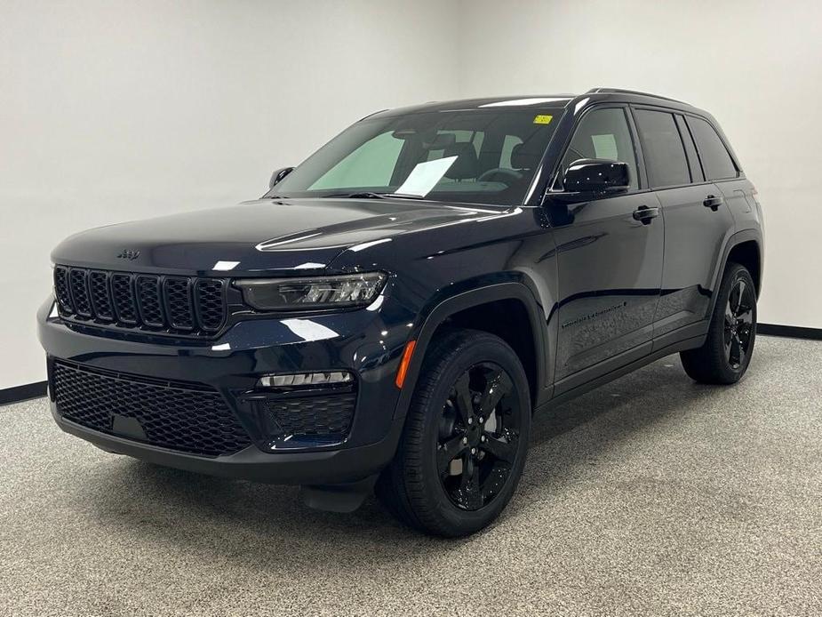 new 2024 Jeep Grand Cherokee car, priced at $45,271