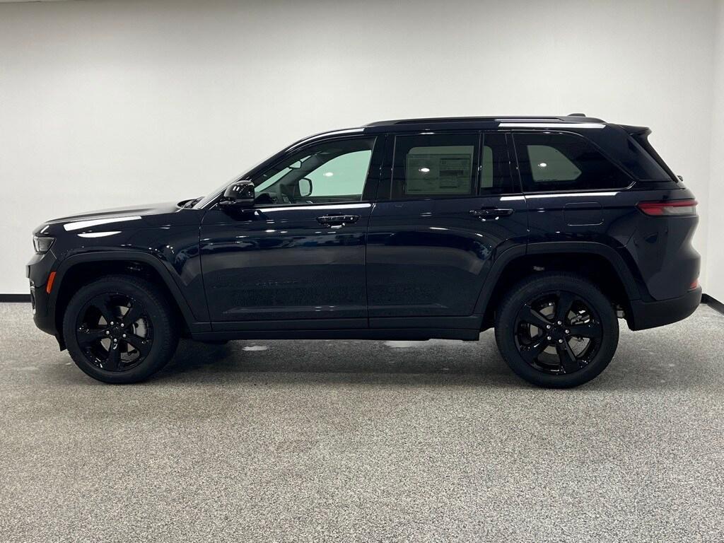 new 2024 Jeep Grand Cherokee car, priced at $45,271