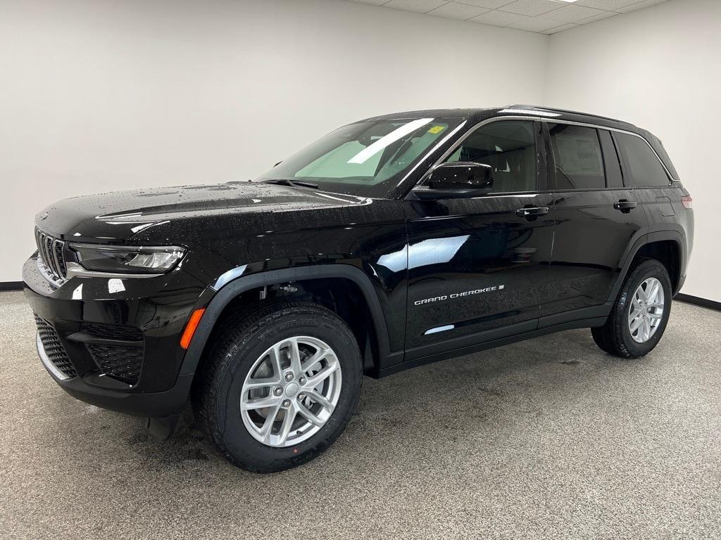 new 2025 Jeep Grand Cherokee car, priced at $38,021