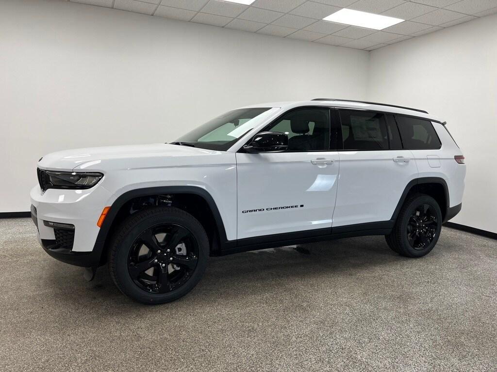 new 2025 Jeep Grand Cherokee L car, priced at $45,558