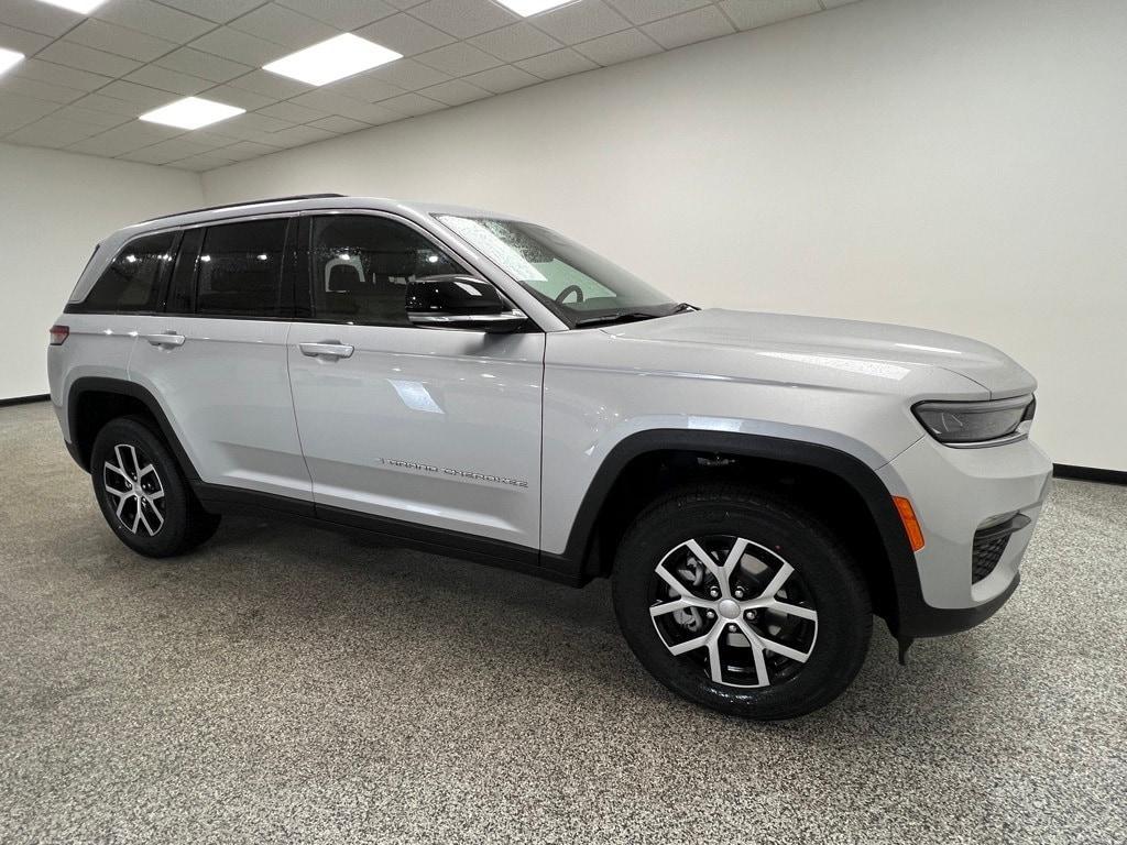 new 2025 Jeep Grand Cherokee car, priced at $42,378