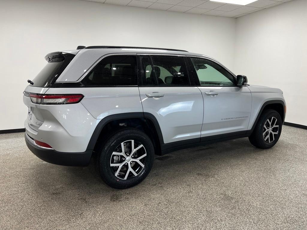 new 2025 Jeep Grand Cherokee car, priced at $42,378