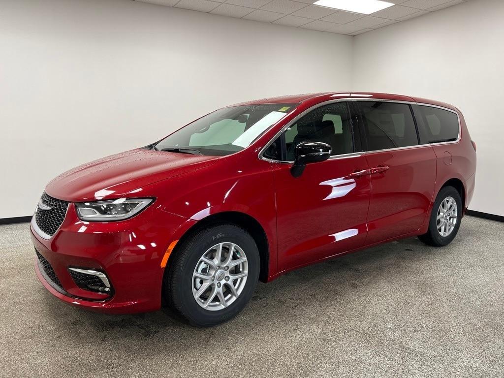 new 2025 Chrysler Pacifica car, priced at $40,420