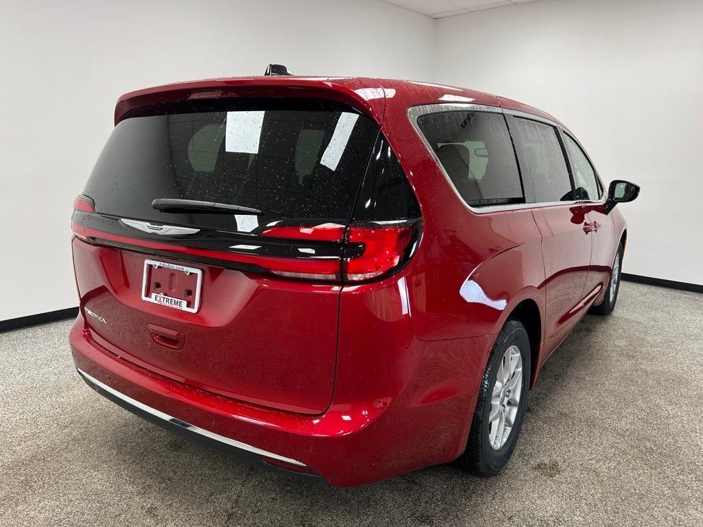 new 2025 Chrysler Pacifica car, priced at $40,420