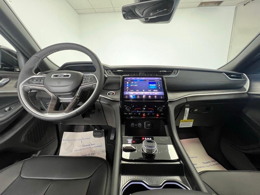 new 2025 Jeep Grand Cherokee car, priced at $42,431