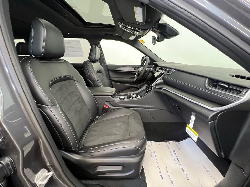 new 2025 Jeep Grand Cherokee L car, priced at $42,982