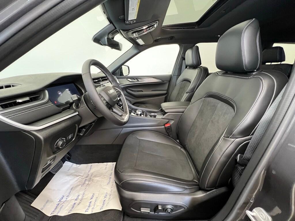 new 2025 Jeep Grand Cherokee L car, priced at $42,982
