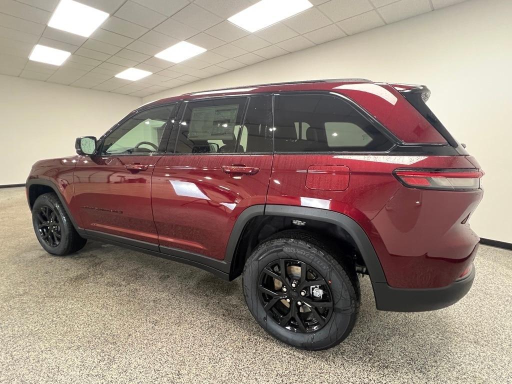 new 2025 Jeep Grand Cherokee car, priced at $40,323