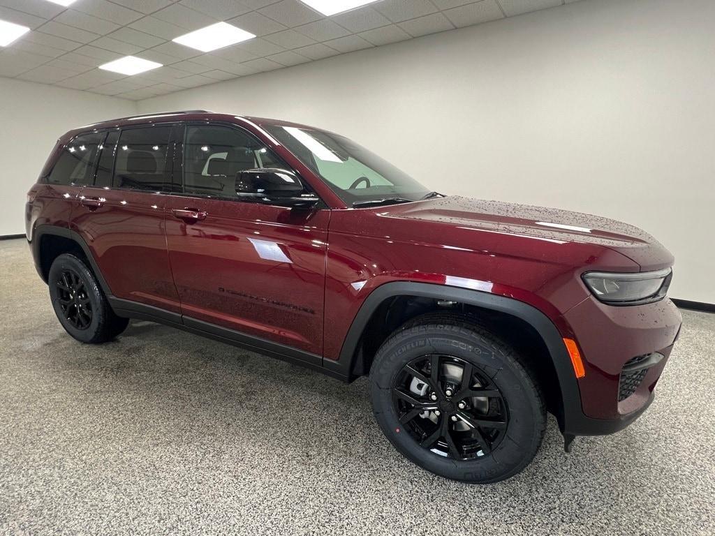 new 2025 Jeep Grand Cherokee car, priced at $40,323