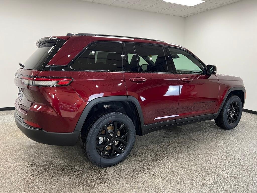 new 2025 Jeep Grand Cherokee car, priced at $40,323