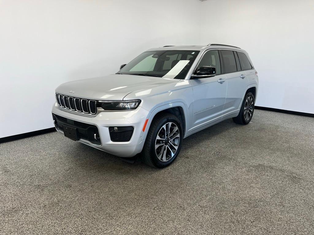 used 2024 Jeep Grand Cherokee car, priced at $41,900