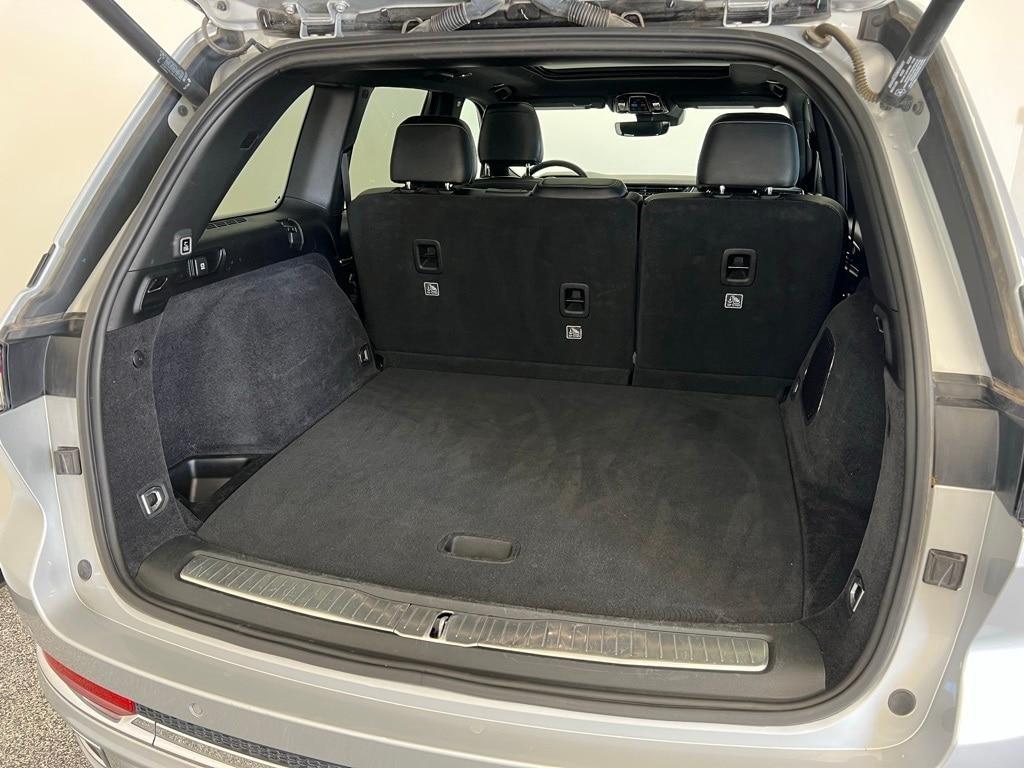 used 2024 Jeep Grand Cherokee car, priced at $41,900