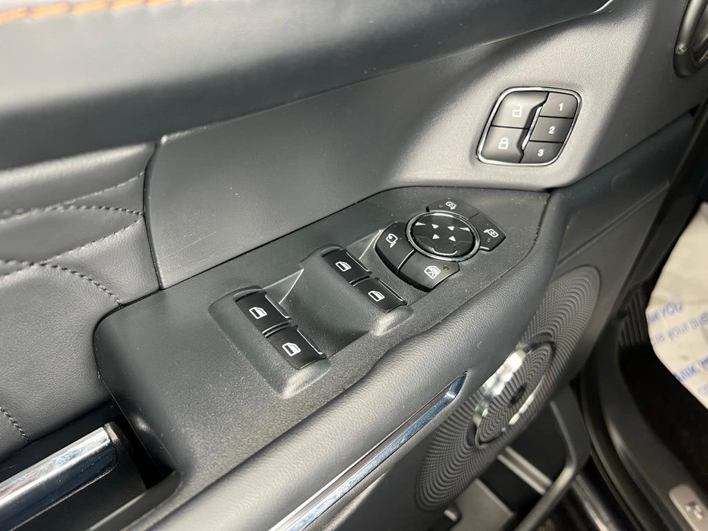 used 2023 Ford Expedition car, priced at $52,900