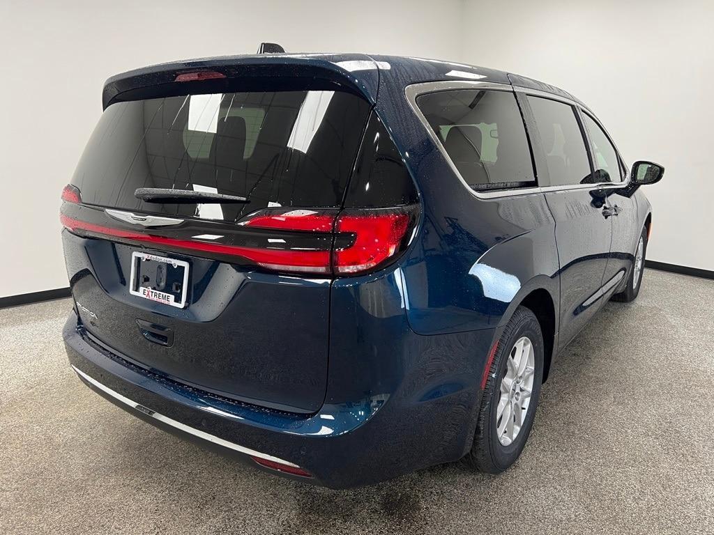 new 2025 Chrysler Pacifica car, priced at $42,126