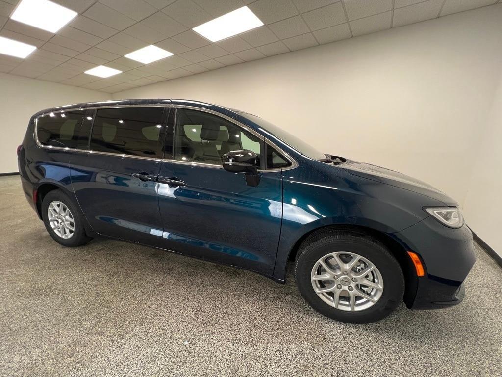 new 2025 Chrysler Pacifica car, priced at $42,126