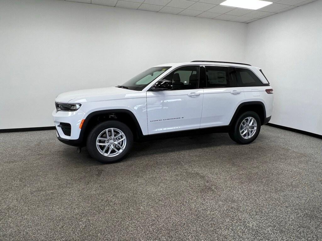 new 2025 Jeep Grand Cherokee car, priced at $33,818