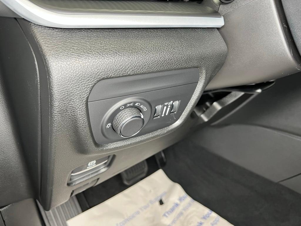 new 2025 Jeep Grand Cherokee car, priced at $35,568
