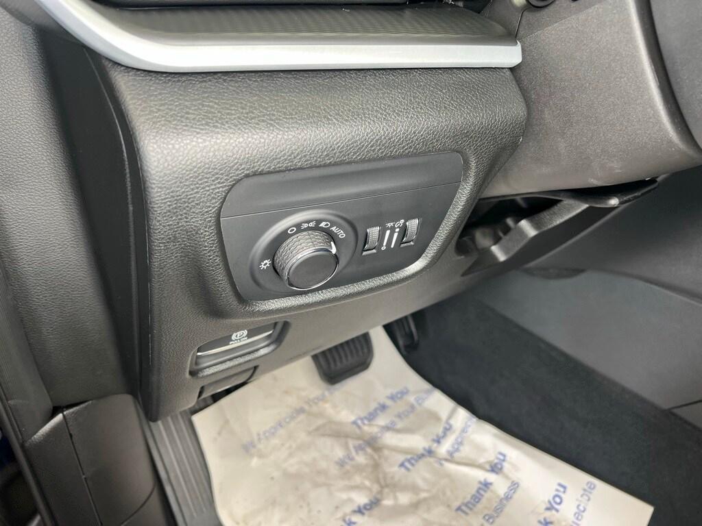 new 2025 Jeep Grand Cherokee car, priced at $34,354